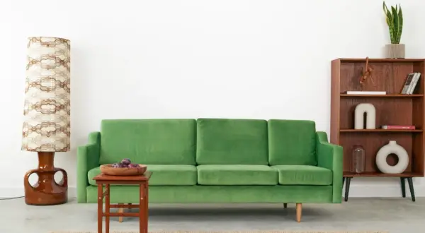 Jak odmienić salon starymi meblami? Inspiracje i DIY